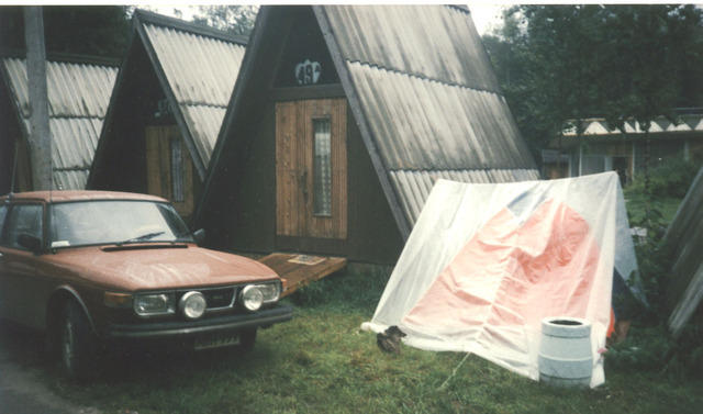 Bungalovi lisävuoteilla.