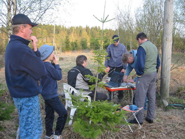OH7VL:n antennilankaan kokeiltiin erilaisia toroideja