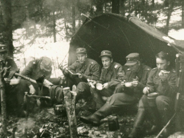 Sissitaitoja laavulla